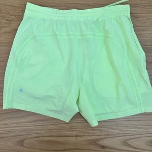 Lululemon Linerless Pace Breaker Short 5” Size L
